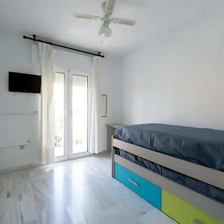 Los Chopos - Townhouse In El Castillo